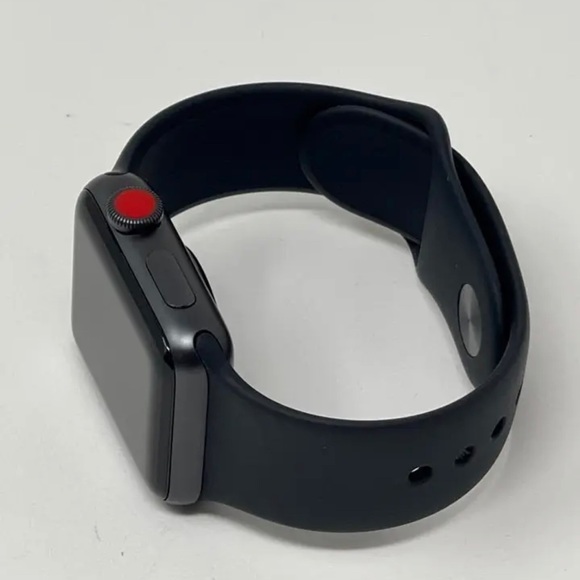 Apple Watch Series 3- 38mm GPS + CELLULAR, Aluminum GREAT CONDITION! - Picture 4 of 4